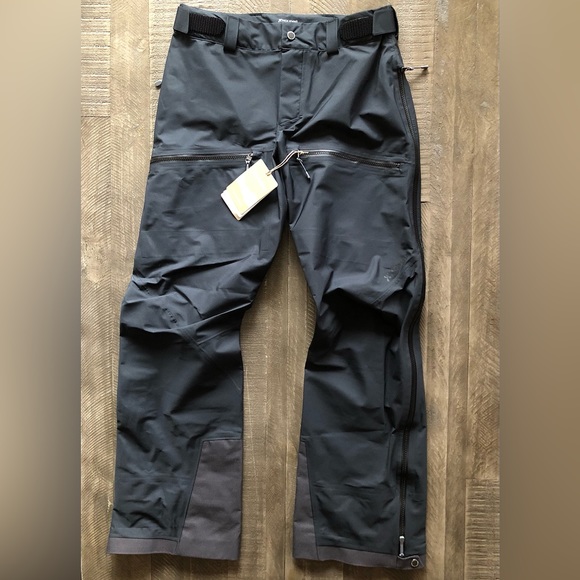 Houdini W's Purpose Pants in Black Women's size Small